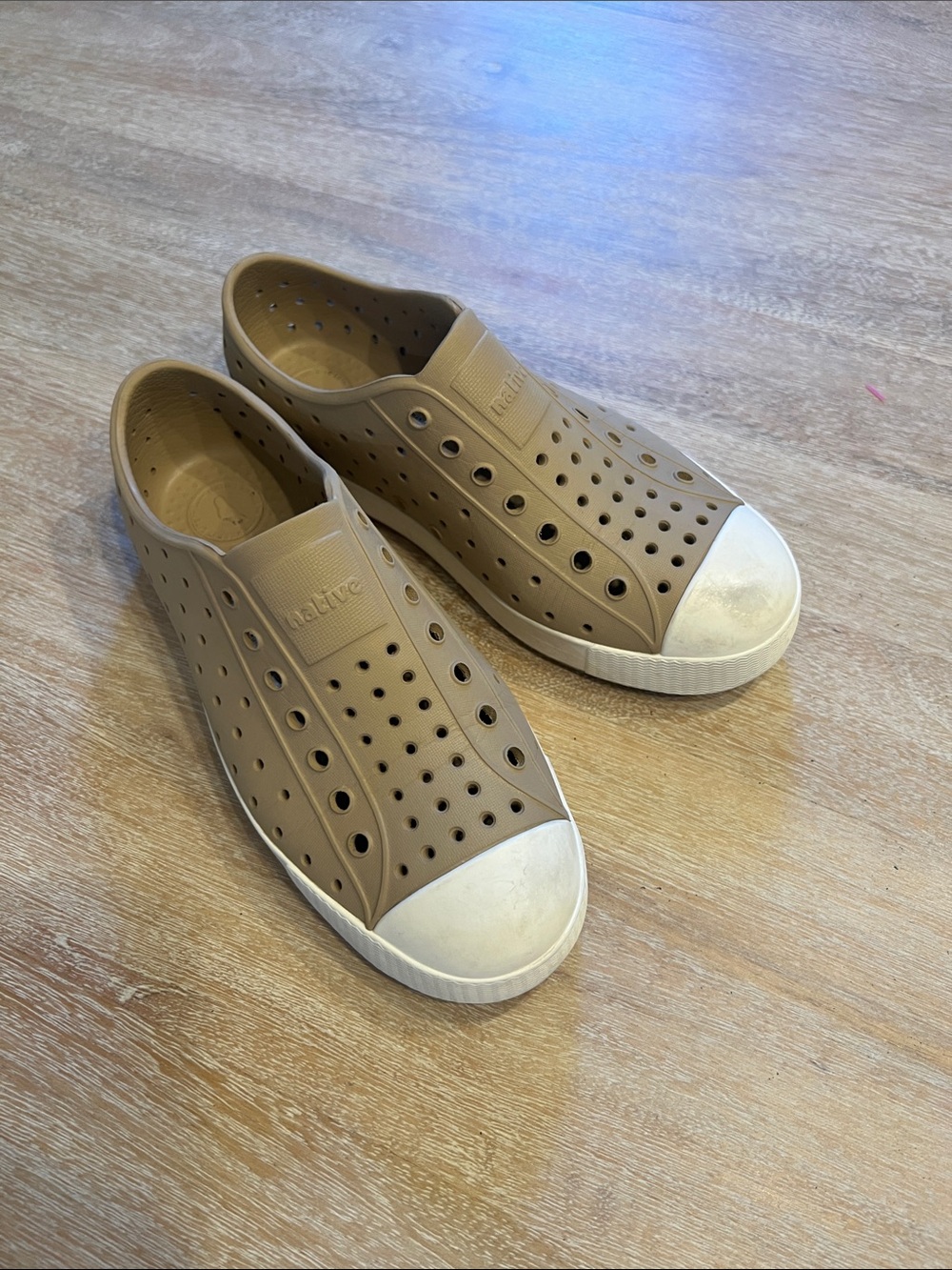 Native Jefferson's size J2 khaki color VGUC